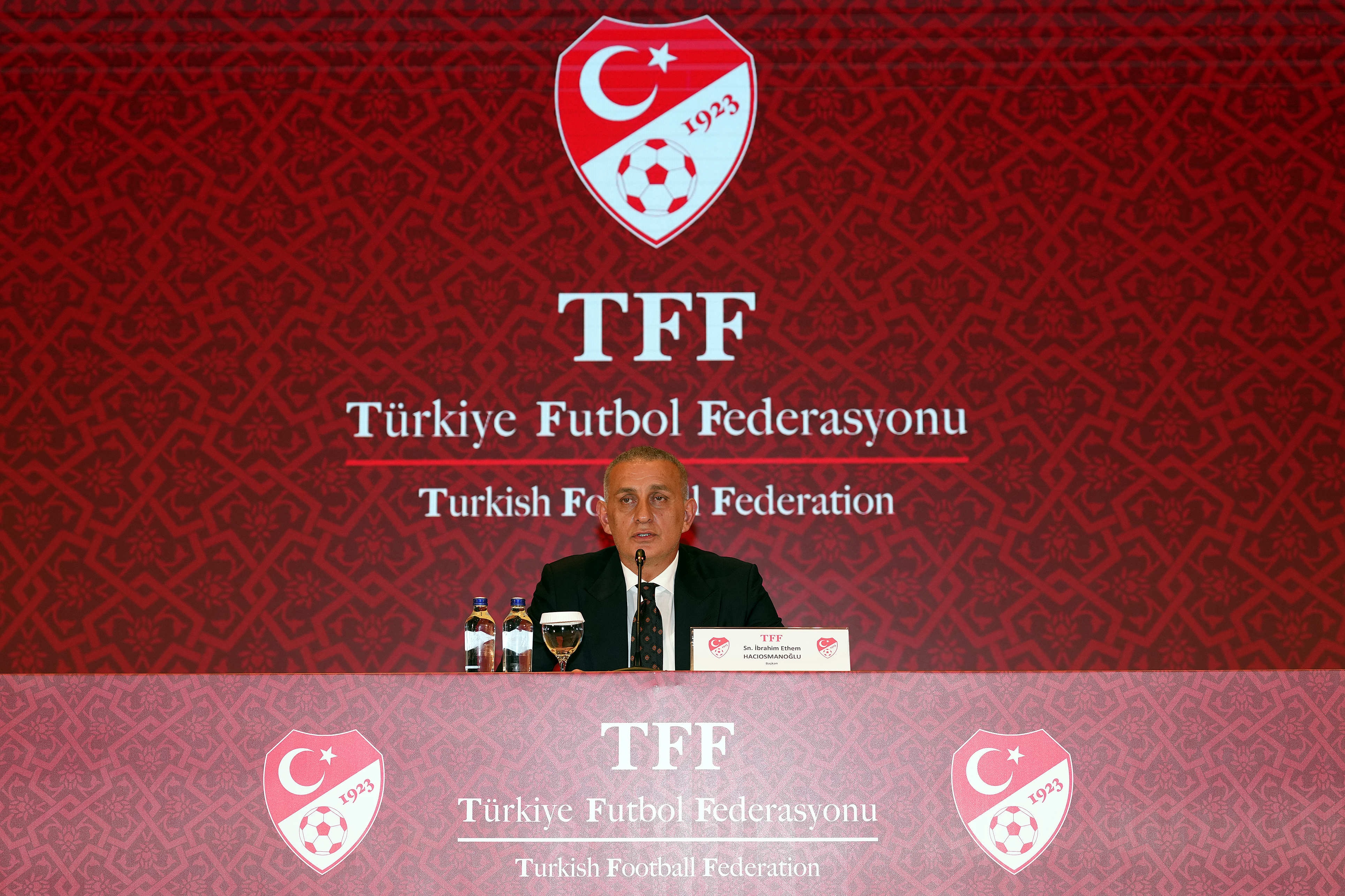 Süper Lig'de uygulanacak yeni kurallar belli oldu! VAR'ın yetkisi artıyor