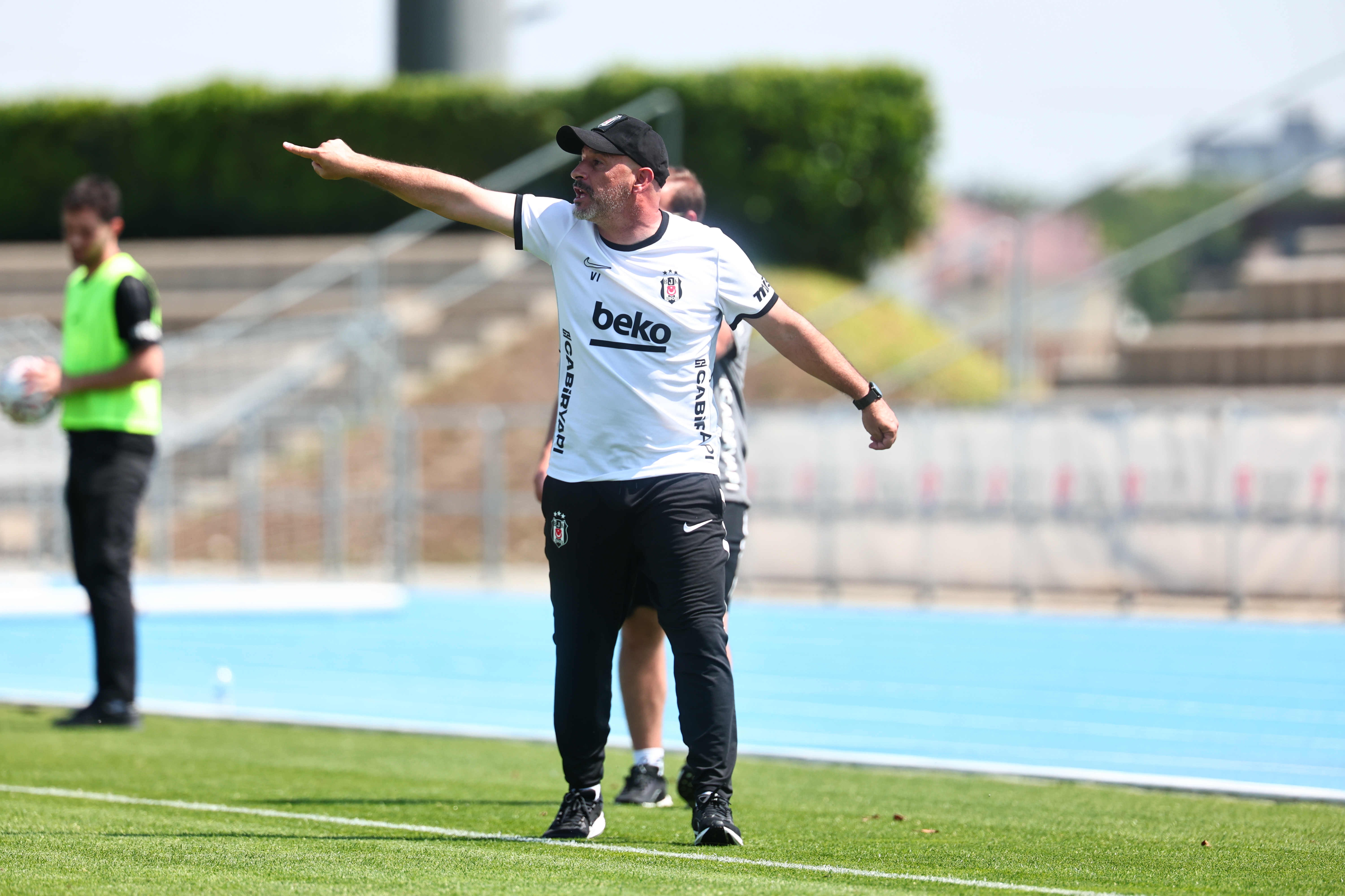 Beşiktaş'ta ayrılık rüzgarı, Italiano 4 ismin biletini kesti