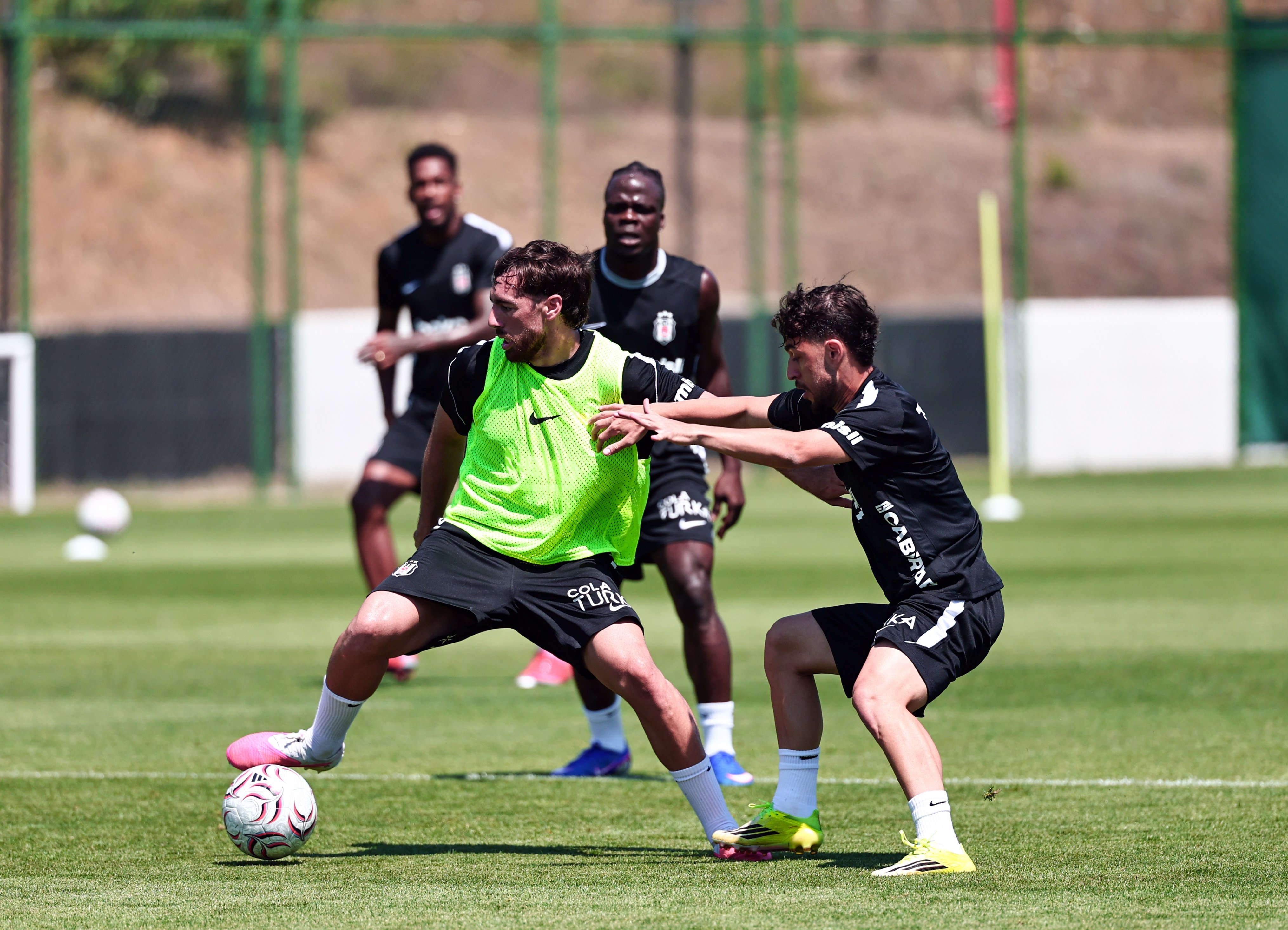 Beşiktaş  UEFA'ya kadrosunu bildirdi, yeni transfer listede yok
