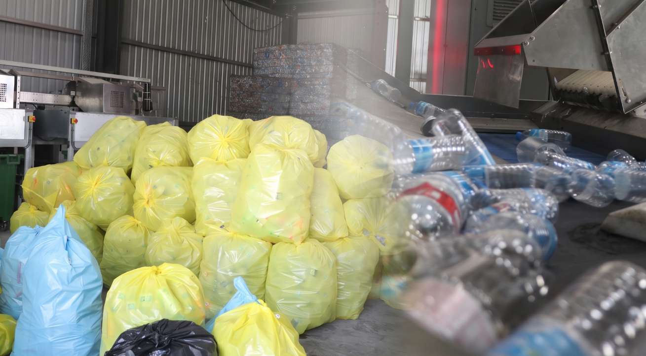 Çuvallarla götürenlerin hepsi geri döndü: Meğer o şişeler para etmiyormuş