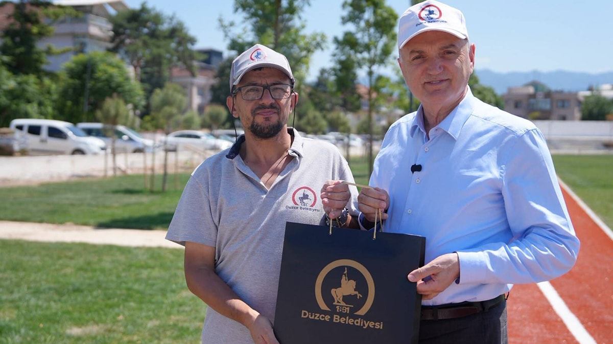 3,5 milyon TL'lik altını polise teslim etti, 1 maaş ikramiye ödül verildi