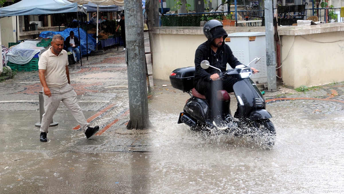 Edirne’de sağanak etkili oldu