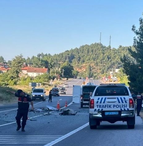 Alanya'da tatil faciası: Tur otobüsü otomobille çarpıştı Ölü ve yaralılar var