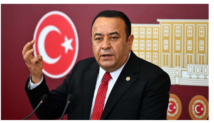 Adnan Beker CHP'den istifa etti