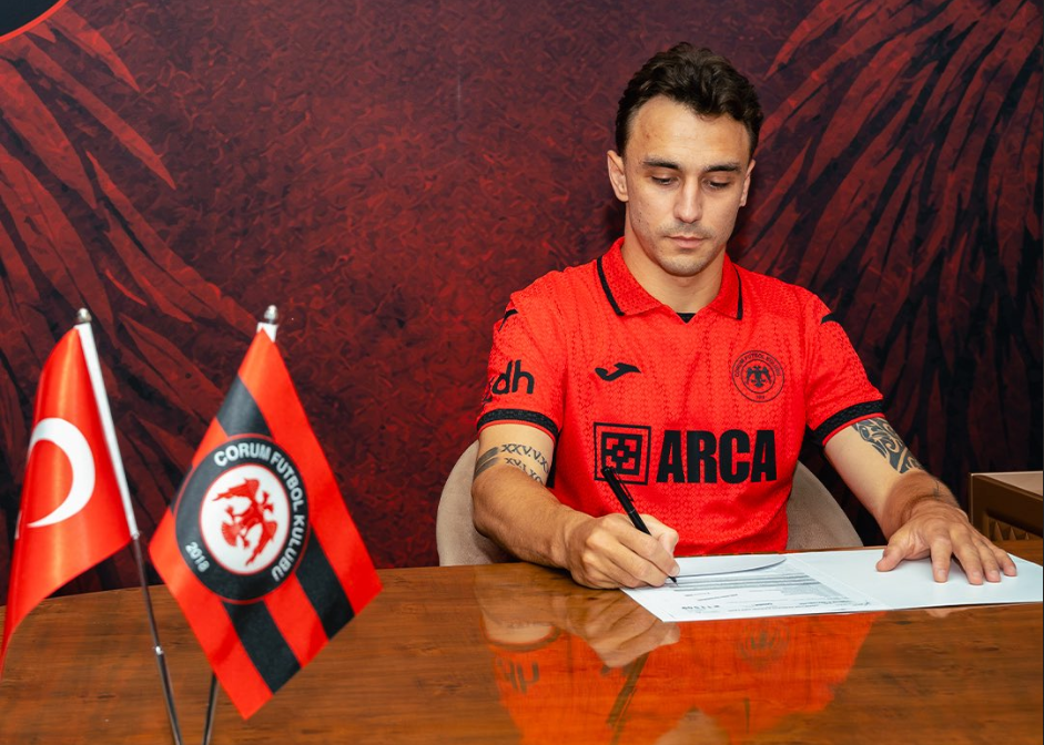 Beşiktaş'tan ayrılan yıldız Çorum FK'ye transfer oldu