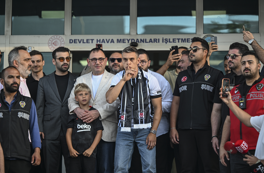 Trossard, Beşiktaş için İstanbul'a geldi! İşte ilk sözleri