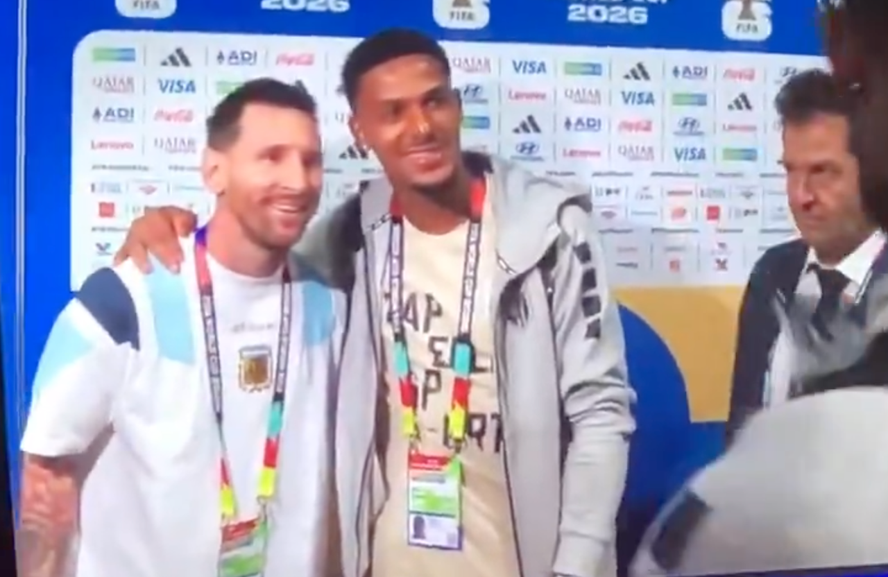 Yeşil Burun Adaları futbolcuları Messi için sıraya girdi! Sahada kaybettiler, gönülleri kazandılar