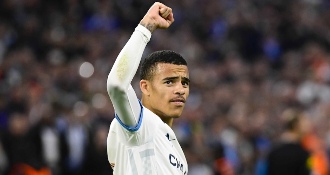 Zorlu transfer sürecini bizzat yürüten Aziz Yıldırım süper bir yeteneği uygun maliyetle Fenerbahçe’ye kazandırdı! Greenwood vurgunu