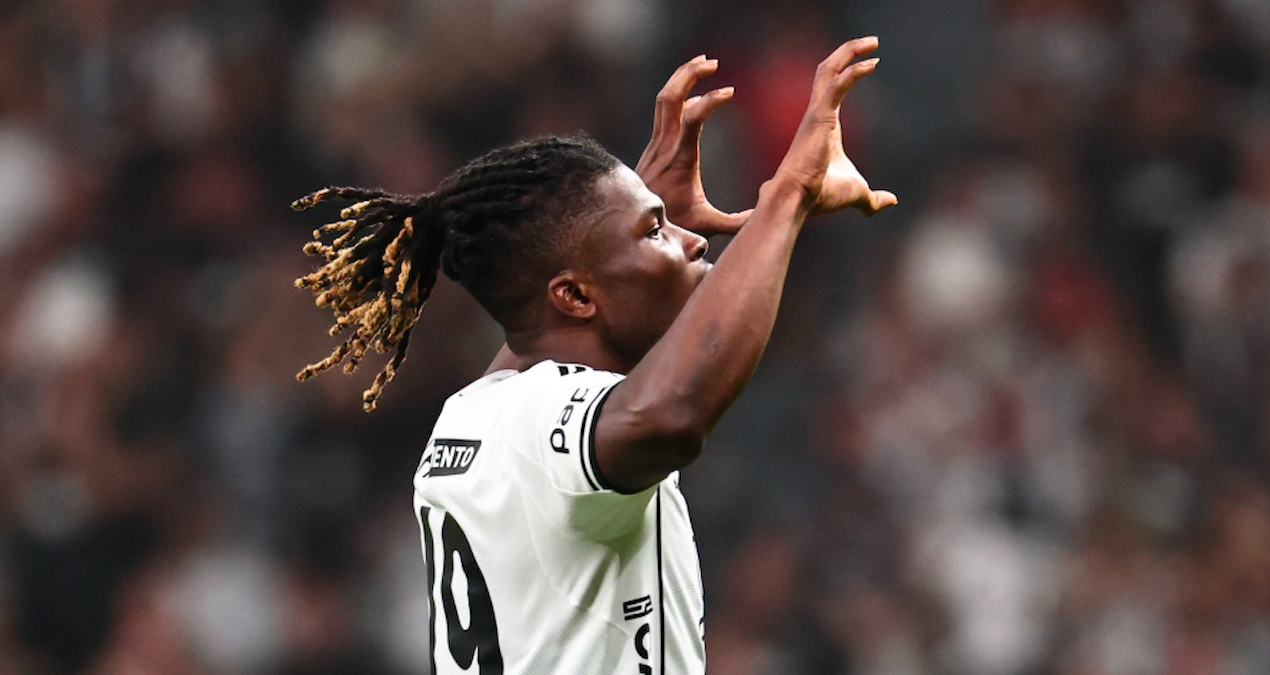 Beşiktaş'ın bonservisini almadığı oyuncu kıskançlık krizine girdi!