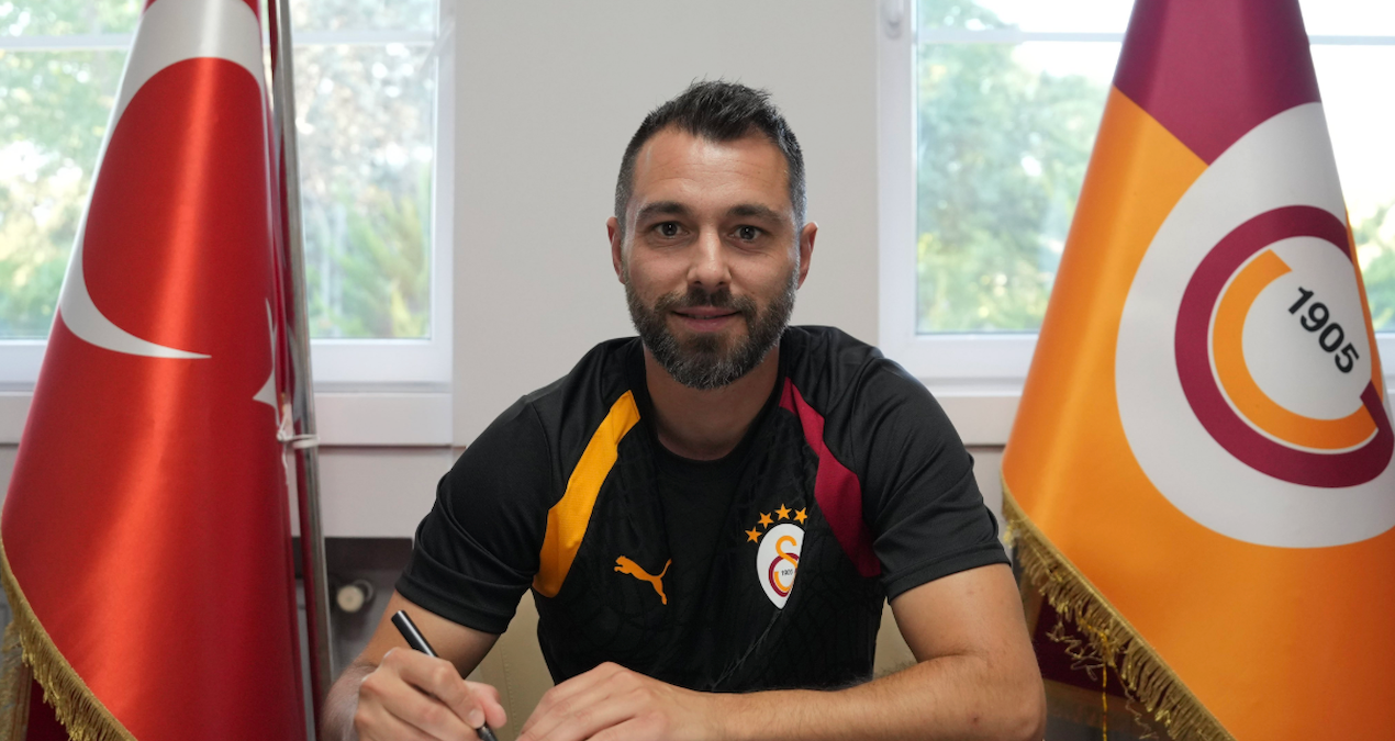 Galatasaray'ın eski futbolcusu 16 yıl sonra geri döndü