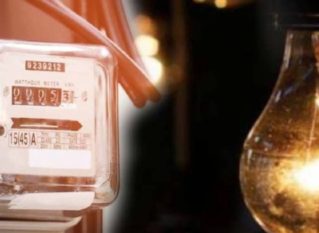 İstanbul'un 22 ilçesinde yarın 9 saat elektrik kesintisi yaşanacakİstanbul'da şebeke yenileme ve bakım çalışmaları nedeniyle 10 Ağustos'ta geniş kapsamlı elektrik kesintisi yaşanacak. BEDAŞ, 22 ilçeyi etkileyecek kesintilerin bazı bölgelerde 9 saate kadar süreceğini açıkladı. İşte 10 Ağustos BEDAŞ e