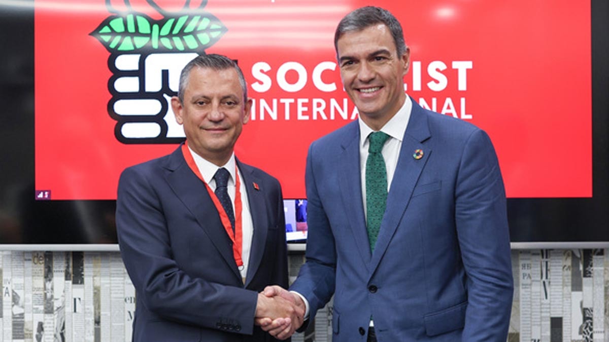Sosyalist Enteransyonal ve Pedro Sachez'den Yeni Parti'yi tebrik