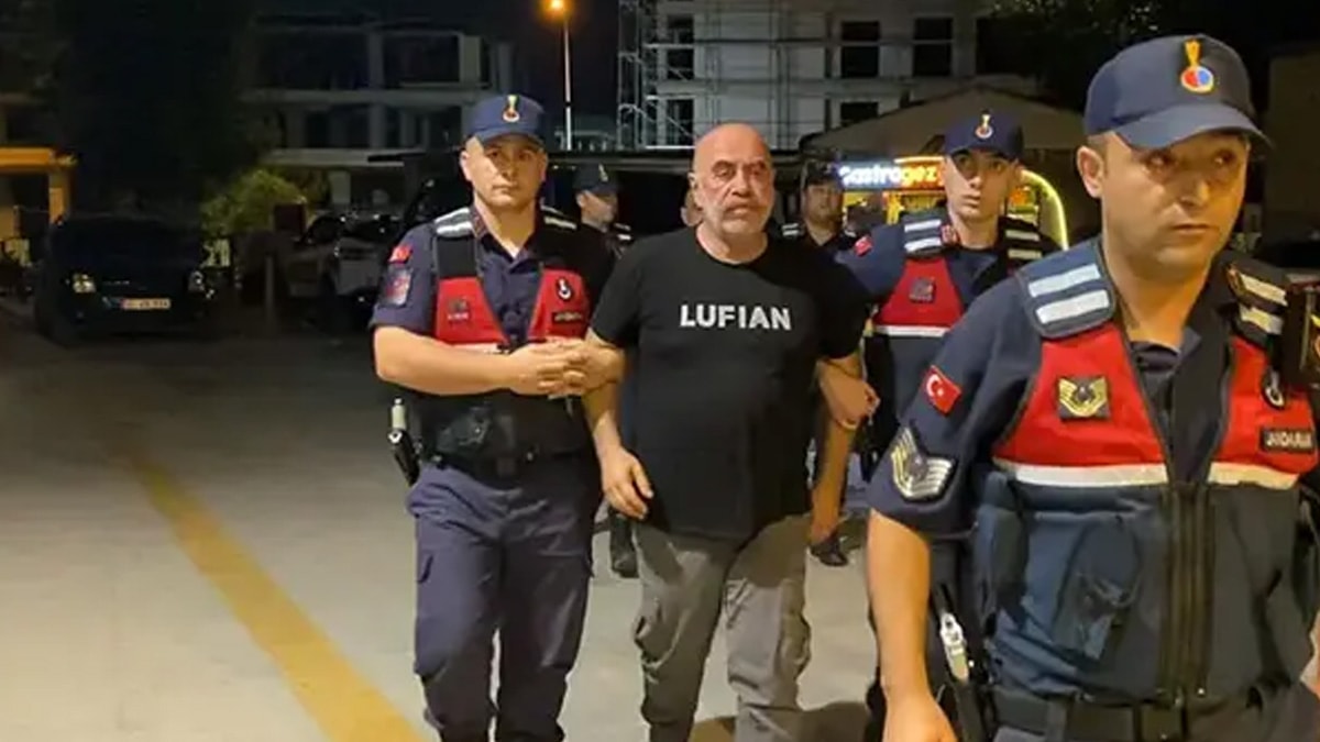 Ezel Akay sessizliğini bozdu! Dikkat çeken davet