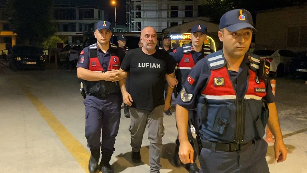 Yönetmen Ezel Akay ve kardeşi uyuşturucu operasyonunda gözaltına alındı