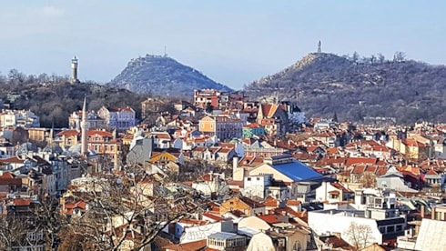 Türkiye'de bir ilk! Ticaret odası yurt dışında şirket kuruyorÇerkezköy Ticaret ve Sanayi Odası, Ticaret Bakanlığından aldığı onayla Bulgaristan'ın Filibe kentinde şirket kurmaya hazırlanıyor. Türkiye'de bir ilk olma özelliği taşıyan proje kapsamında kurulacak Trakya Ticaret ve Lojistik Merkezi'nin,
