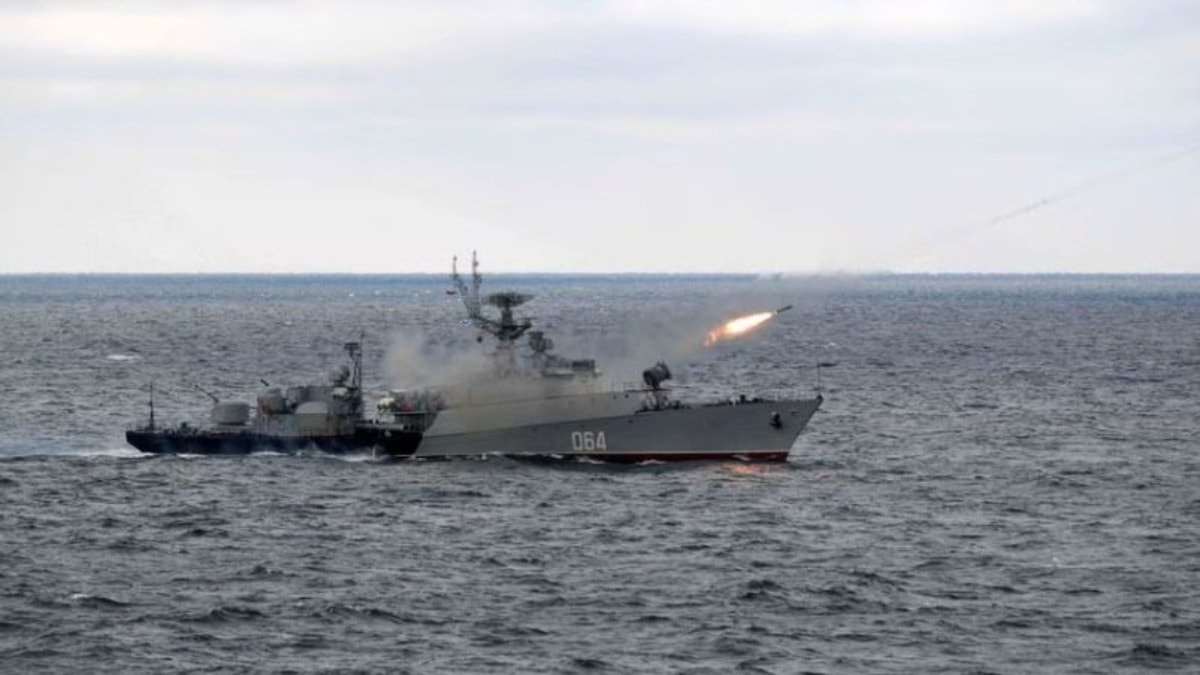 Putin, Rus gemilerine el koyma girişimlerine karşılık vermeyi emretti