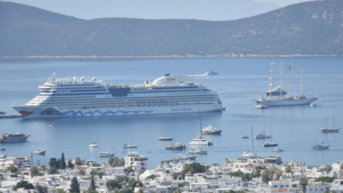 Bodrum'a üç kruvaziyerle 2 bin 761 turist geldiMuğla'nın Bodrum ilçesine üç kruvaziyerle 2 bin 761 yolcu geldi.