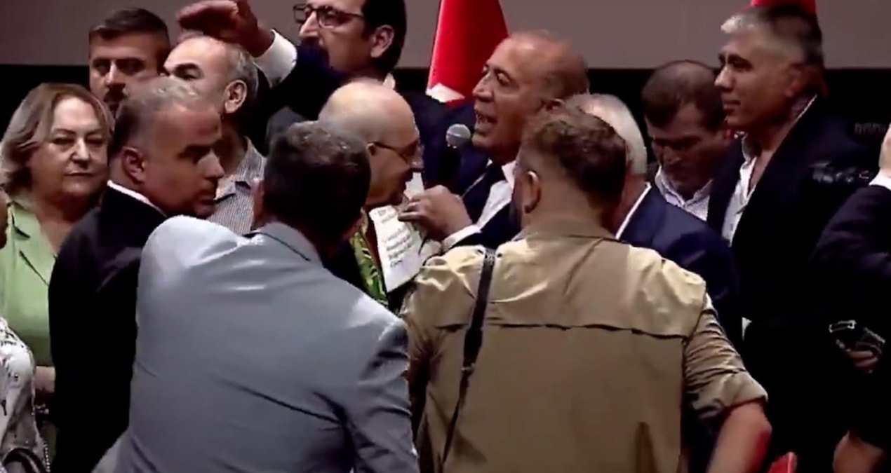 Gürsel Tekin sahneye çıktı, Kılıçdaroğlu'nun yanında fırça attı: 'Ne işiniz var burada?'