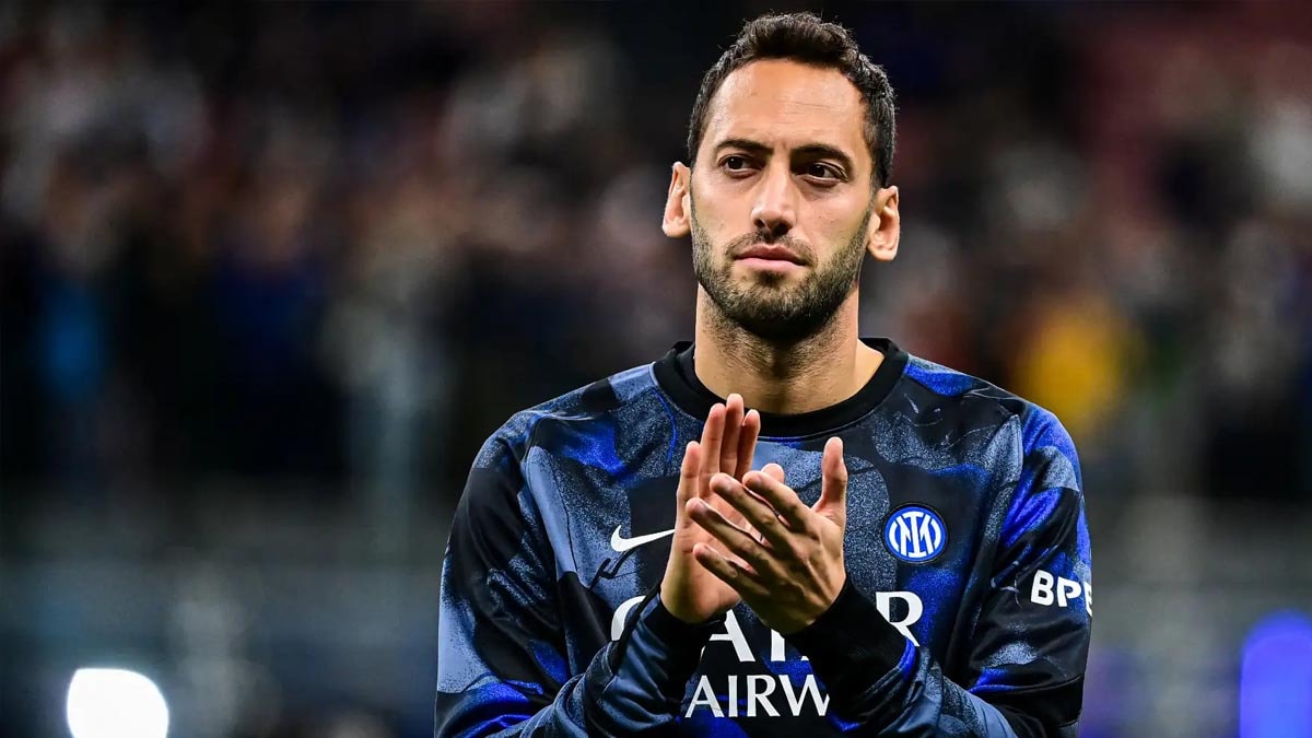 Milli yıldız Hakan Çalhanoğlu saç ektirdi