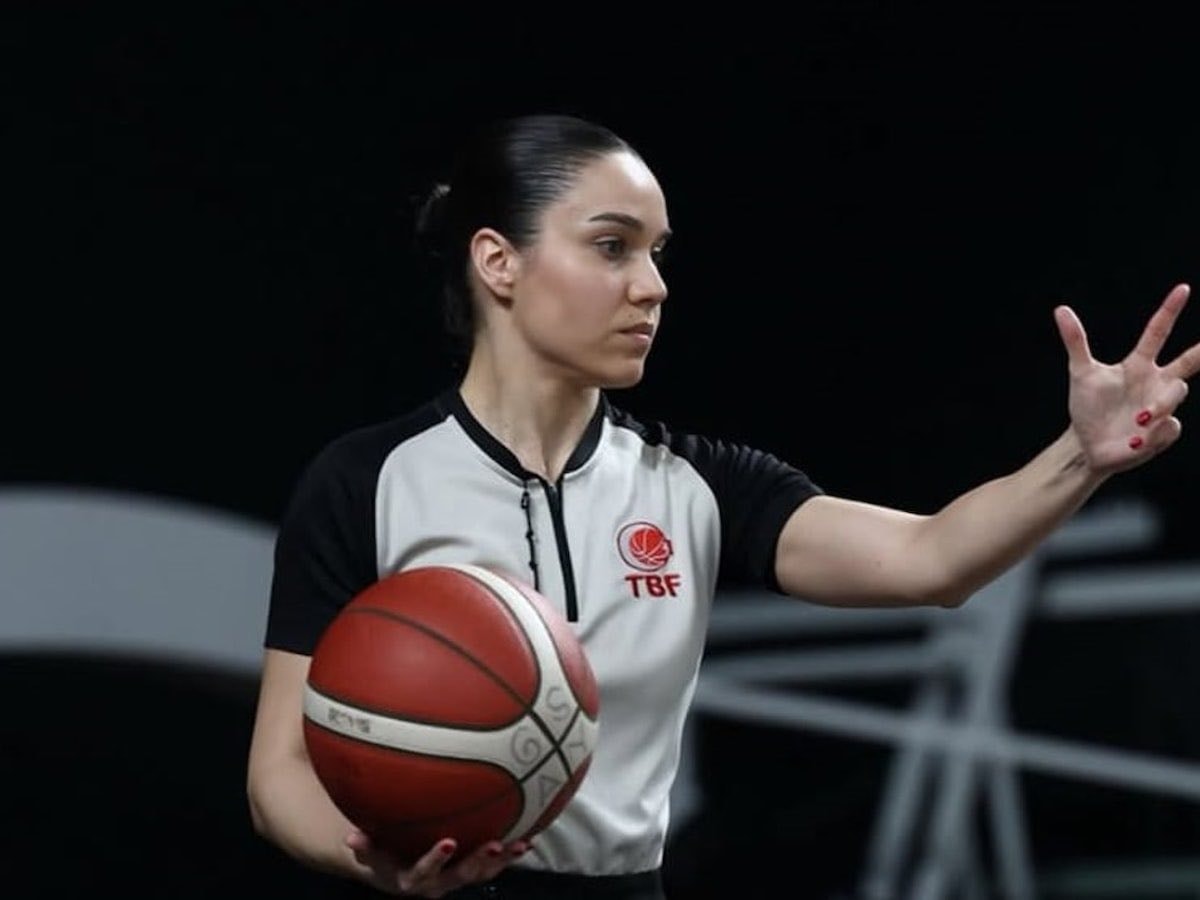 Türk hakem Çisil Güngör tarihe geçti
