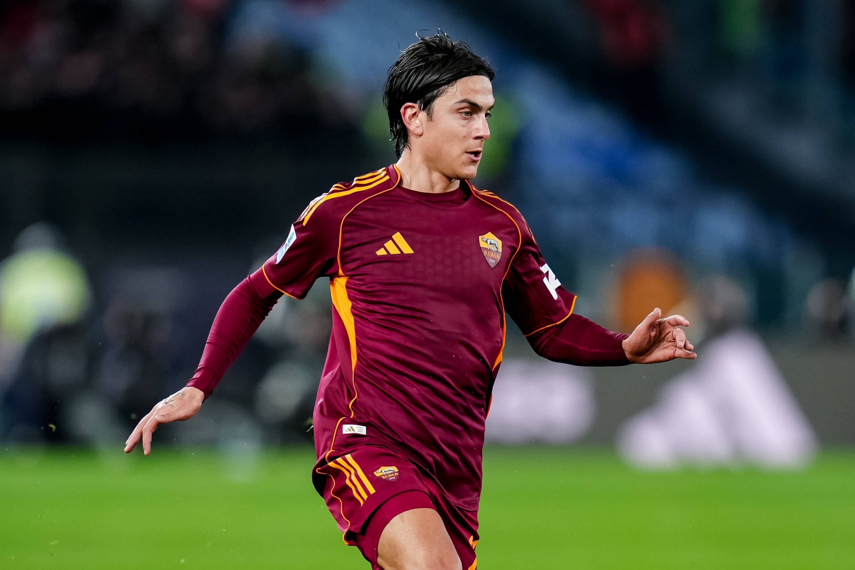 Dybala Roma ile 1 sene daha uzattı
