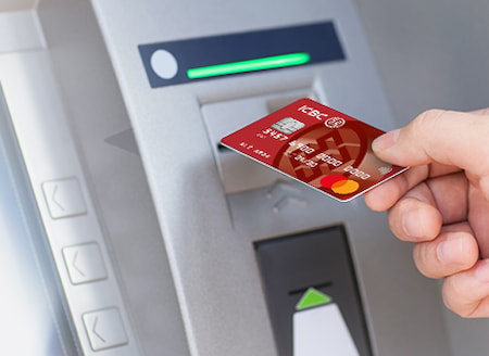 Ünlü banka Türkiye'deki 5 şubesini kapatıyorICBC Turkey Bank A.Ş., operasyonel verimliliği artırmaya yönelik stratejik planlama kapsamında şube ağında yeni bir düzenlemeye gittiğini duyurdu. Banka, 5 şubesinin faaliyetini sonlandırırken 3 şubesini ise bünyesindeki diğer şubelerle birleştirdi.