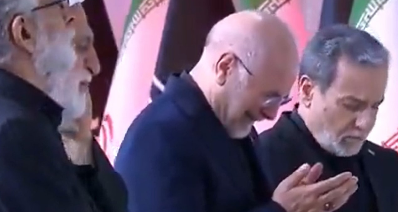 İran Meclis Başkanı Kalibaf, Hamaney’in tabutu başında hüngür hüngür ağladı