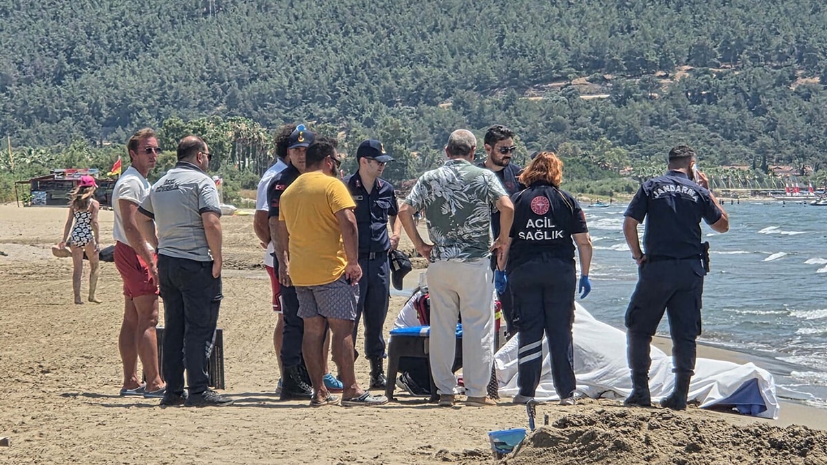 İzmir'de denizde erkek cesedi bulundu