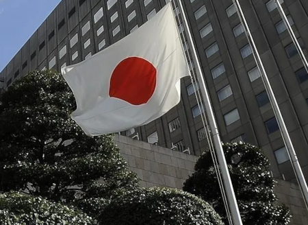 Yendeki değer kaybı Japon ekonomi yönetimini zorluyorDolar, yen karşısında 40 yılın en yüksek seviyelerinde seyrederken, yendeki bu değer kaybı Japon ekonomi yönetiminin karar almasını zorlaştırıyor.
