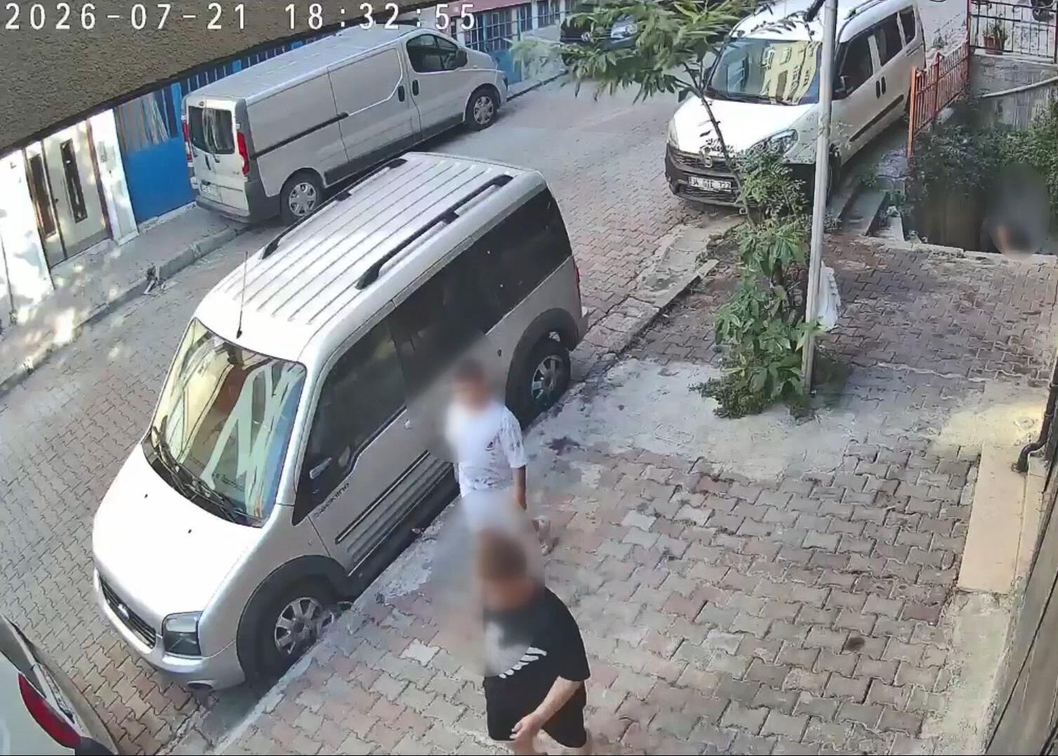 Çocuklar yaktı, mahalleli söndürdü, KOAH hastası kadın hastanelik oldu!