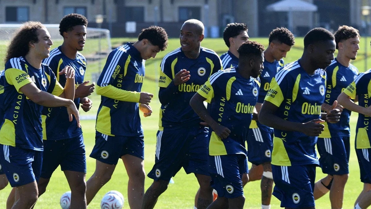 Fenerbahçe kamp kadrosunu açıkladı: 2 yeni transfer yok