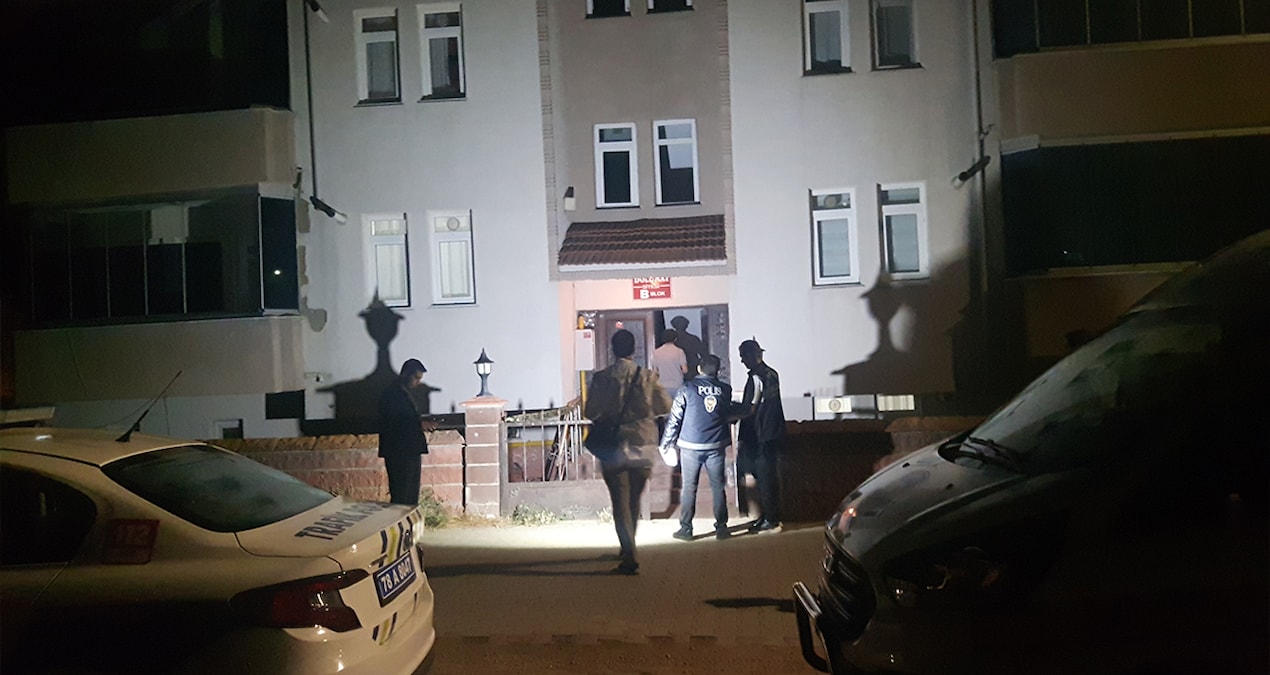 Balkondan düşen Alzheimer hastası yaşlı adam öldü