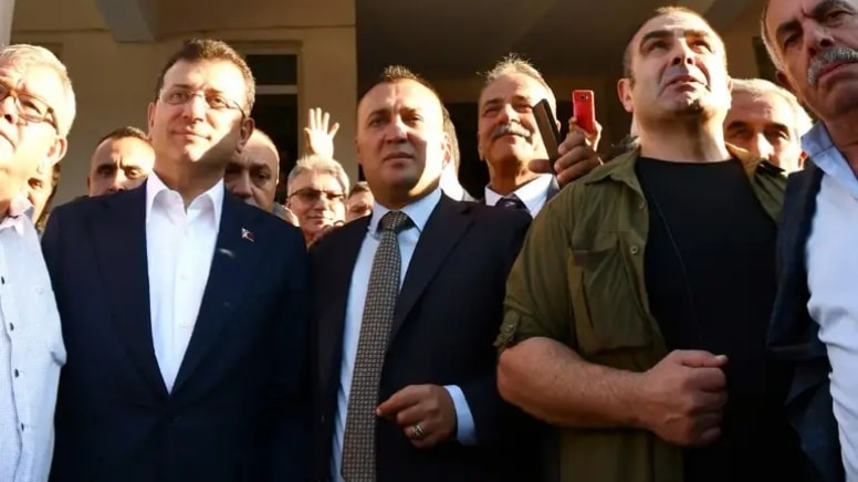 İmamoğlu Belediye Başkanı CHP'den istifa etti