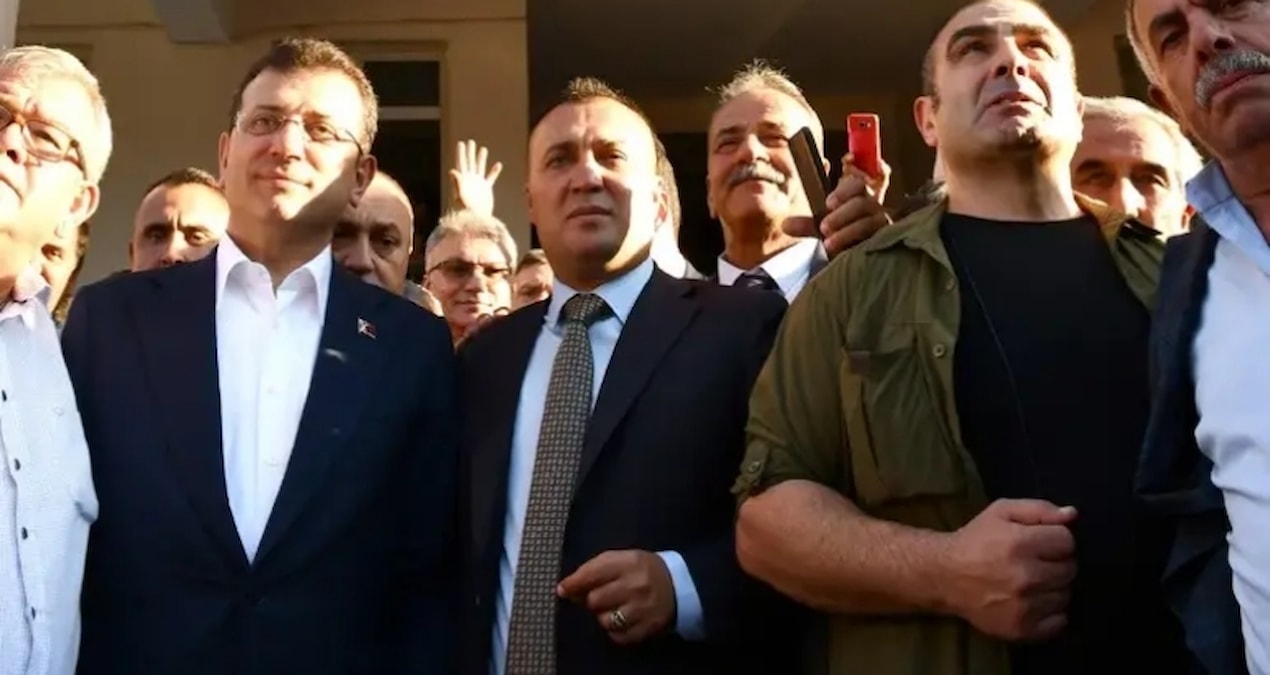 CHP'de peş peşe istifalar! İmamoğlu Belediye Başkanı Yeni Parti'ye katıldı