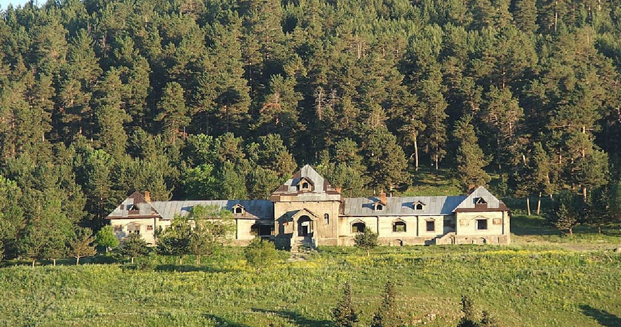 Türkiye'de tek bir çivi bile çakılmadan inşa edilen tarihi köşk: 130 yıldır ayakta