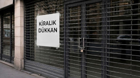 İstanbul'da kiralık dükkan ilanları patladıPandemi sonrası değişen çalışma düzeni, e-ticaretin yükselişi ve ekonomik koşullar ticari gayrimenkul piyasasında dengeleri değiştirdi. Ofis ve mağazalarda boşluklar artarken yatırımcılar tercihini değiştirmeye başladı.