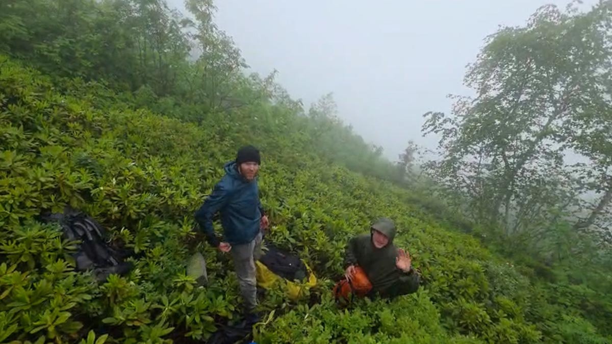 Rize'de doğa yürüyüşünde kaybolan 3 Rus turist kurtarıldı