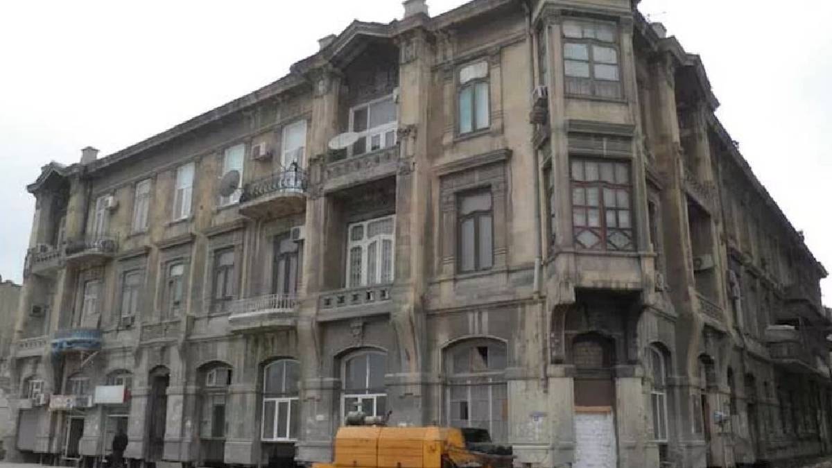 18 bin tonluk tarihi konak tek duvarı yıkılmadan taşındı