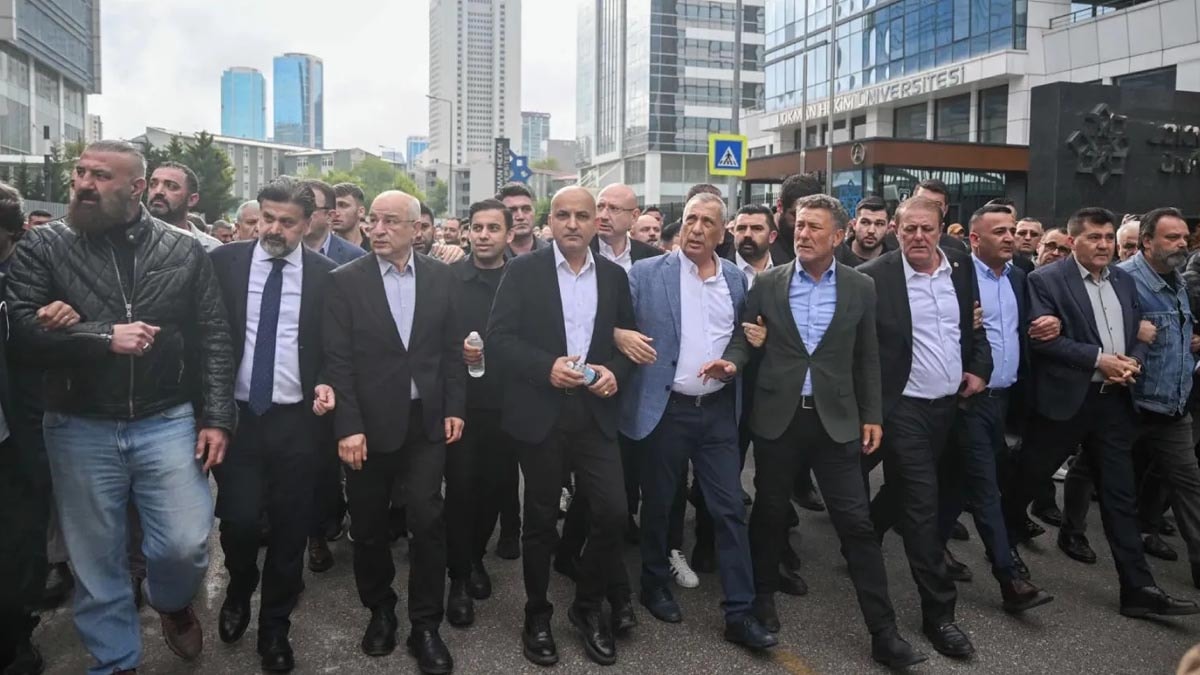 CHP Genel Merkezi'ne de pavyon fedaisi götürülmüş