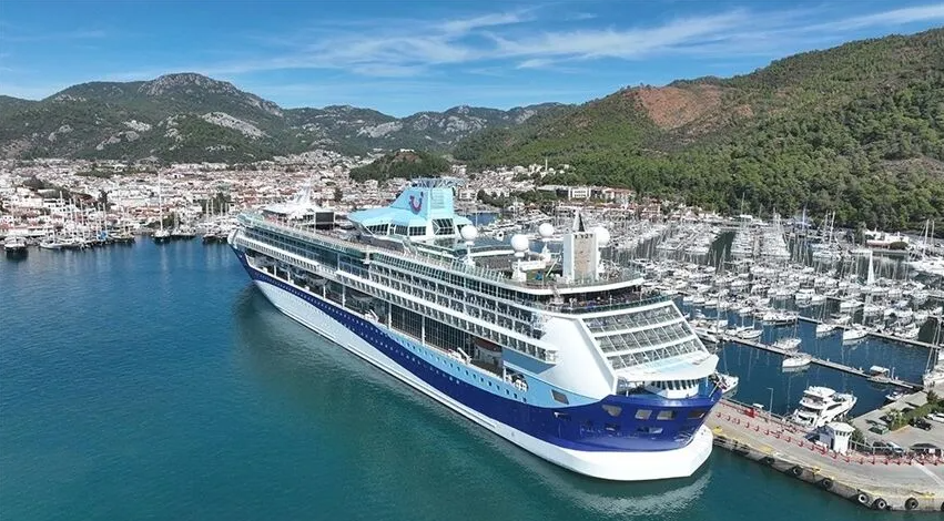 Bodrum'a akın ettiler: 1012 kişi birden aynı anda ayak bastı
