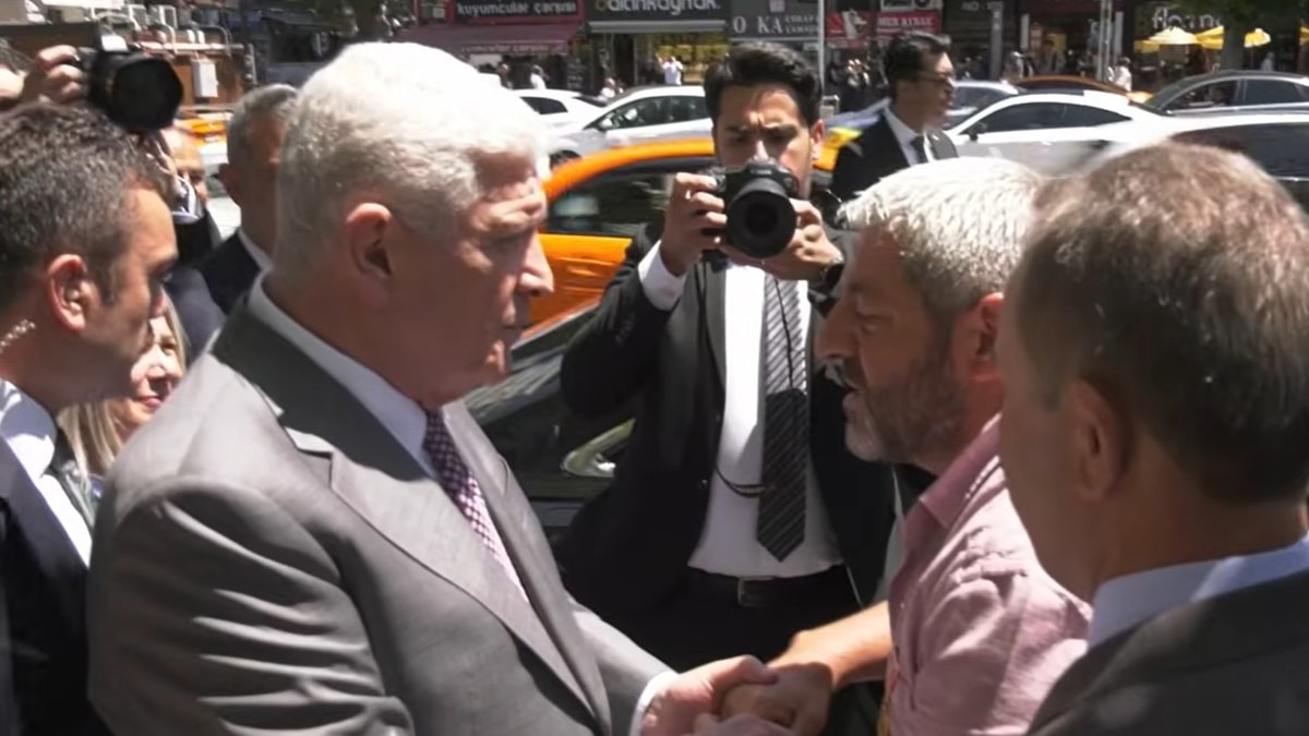 Dervişoğlu'ndan Hulusi Akar'a sert tepki: 'Ben mi öğreteceğim sana?'