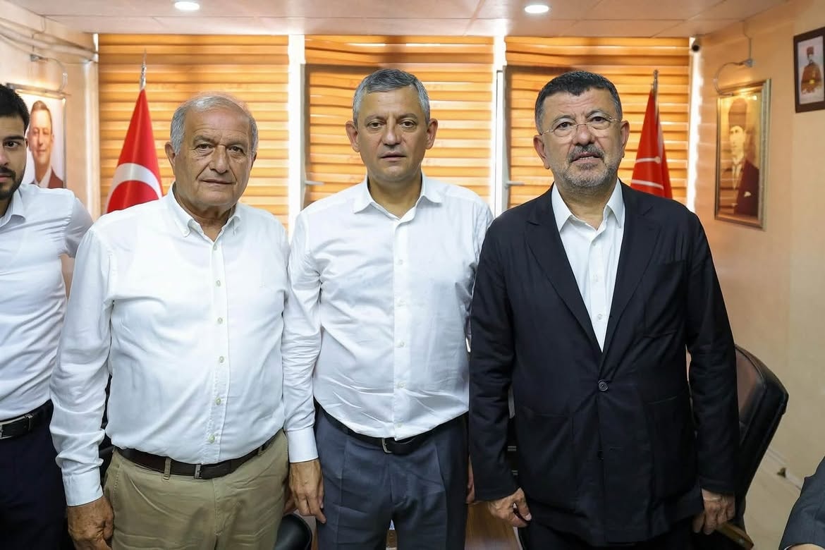 'Yol arkadaşlarımı satmam' diyerek CHP'den istifa etti
