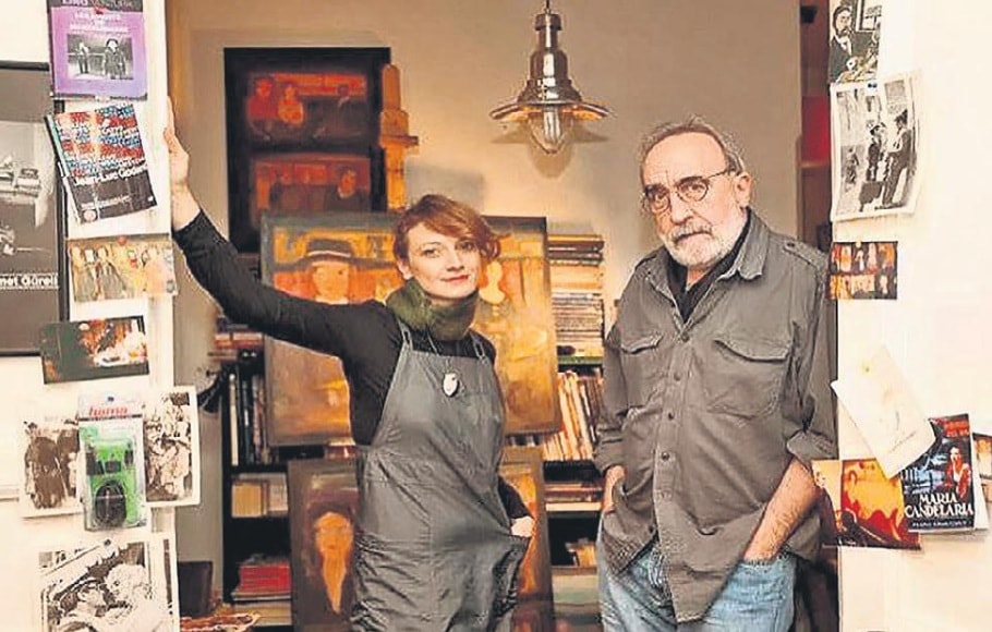40 yıllık manevi baba-kız bağı resmileşti:  Mehmet Güreli, Görkem Yeltan'ı evlat edindi