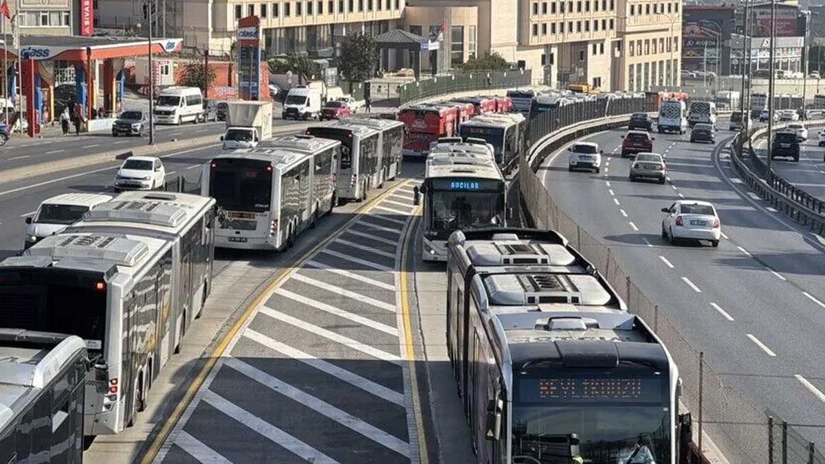15 Temmuz köprüsü saat kaçta açılacak, şu an kaç metrobüs durağı kapalı?