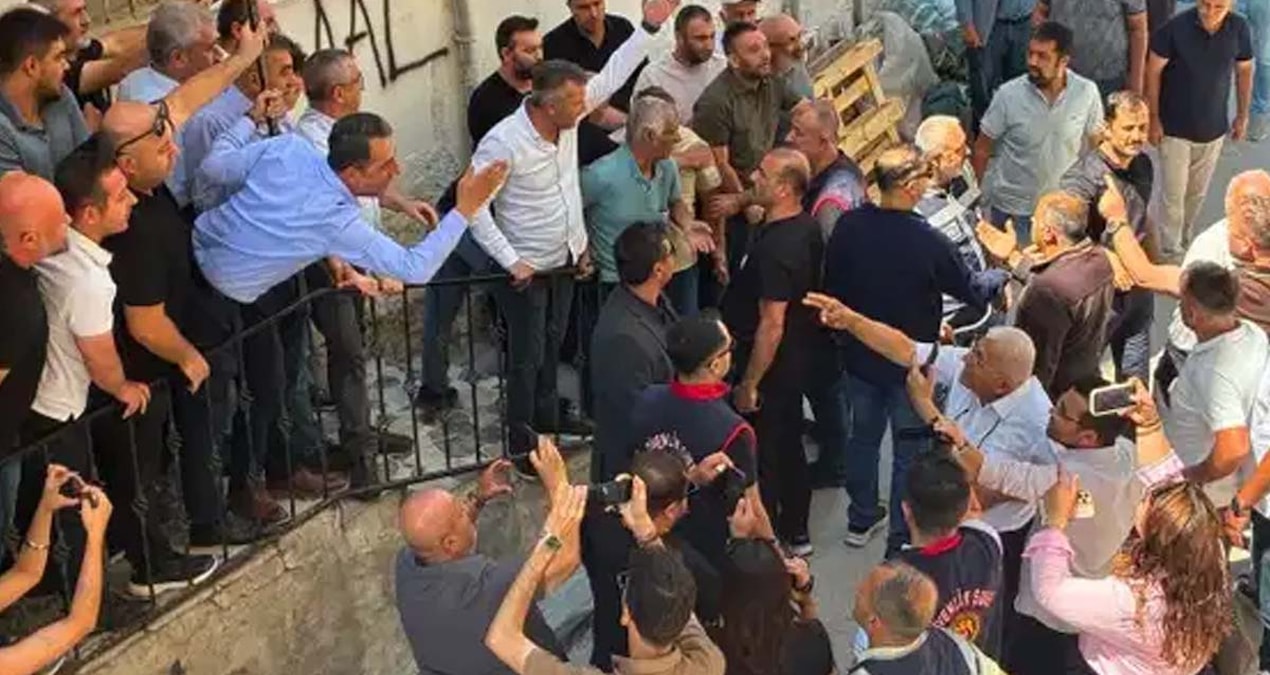 CHP Niğde İl Başkanlığı’nda gerginlik: Seçilmişler, atanmışları il binasına sokmadı