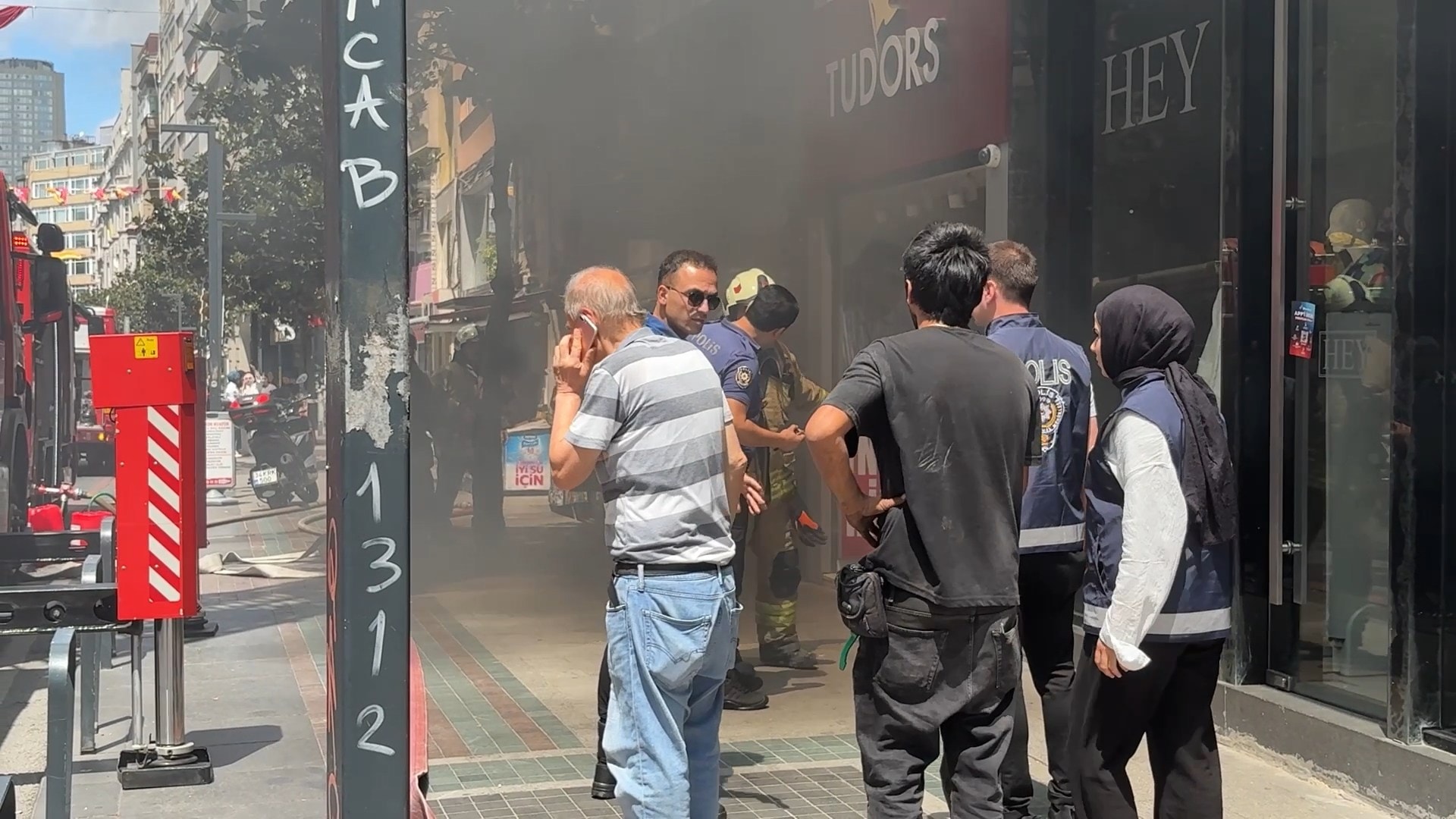 Nişantaşı'nda 7 katlı binada korkutan patlama