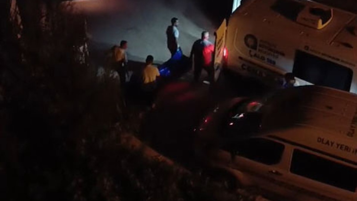 Eski kız arkadaşının evine gitti, dehşet saçtı: 2 ölü, 1 yaralı