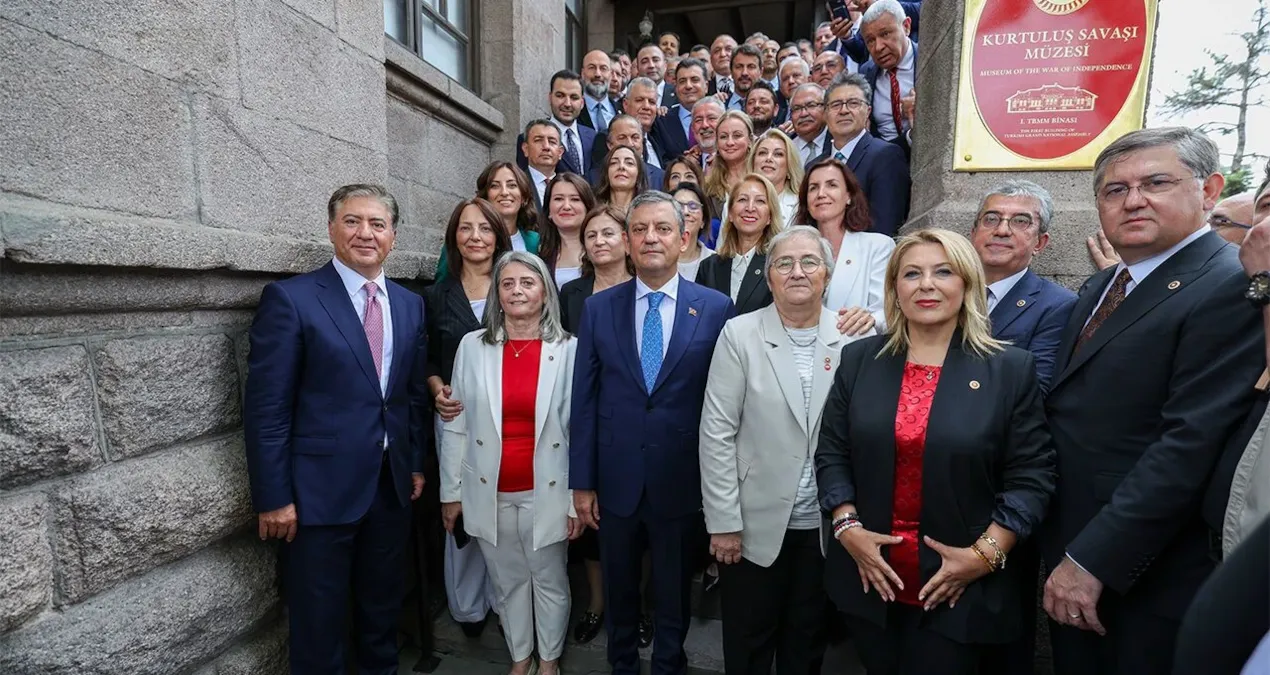 Yeni Parti'ye iki günde 182 milyon TL bağış toplandı