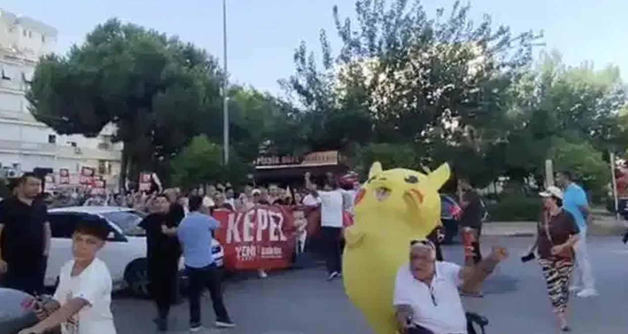 CHP Antalya’da istifa depremi: Pikachu da aralarındaydı