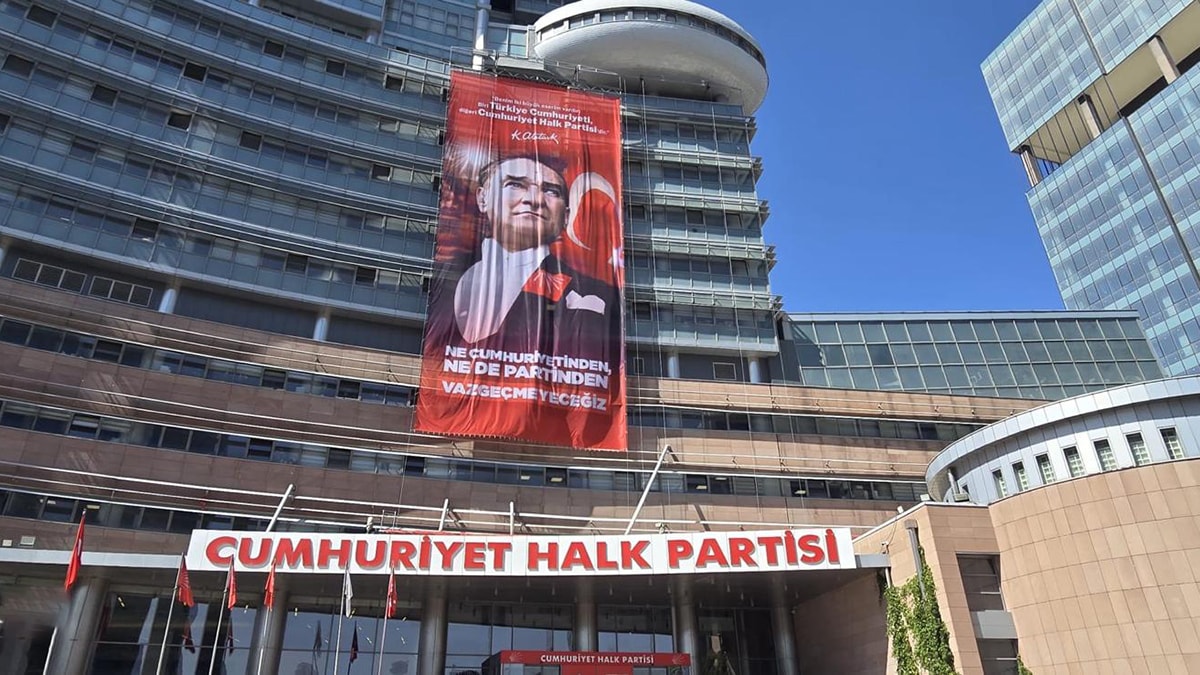 CHP’de büyük erime